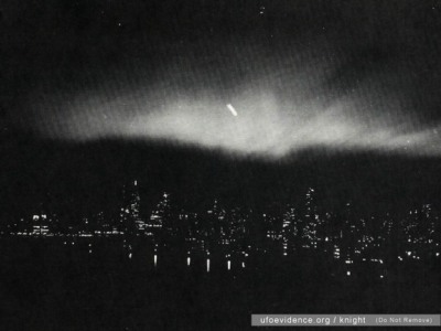 UFO fotografado em Nova York (EUA), em 20 de março de 1950.