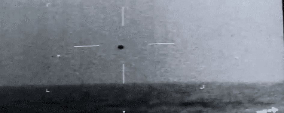 Relatório define UFOs como ‘Sistemas Adversários Estrangeiros’ Relatório define UFOs como ‘Sistemas Adversários Estrangeiros’